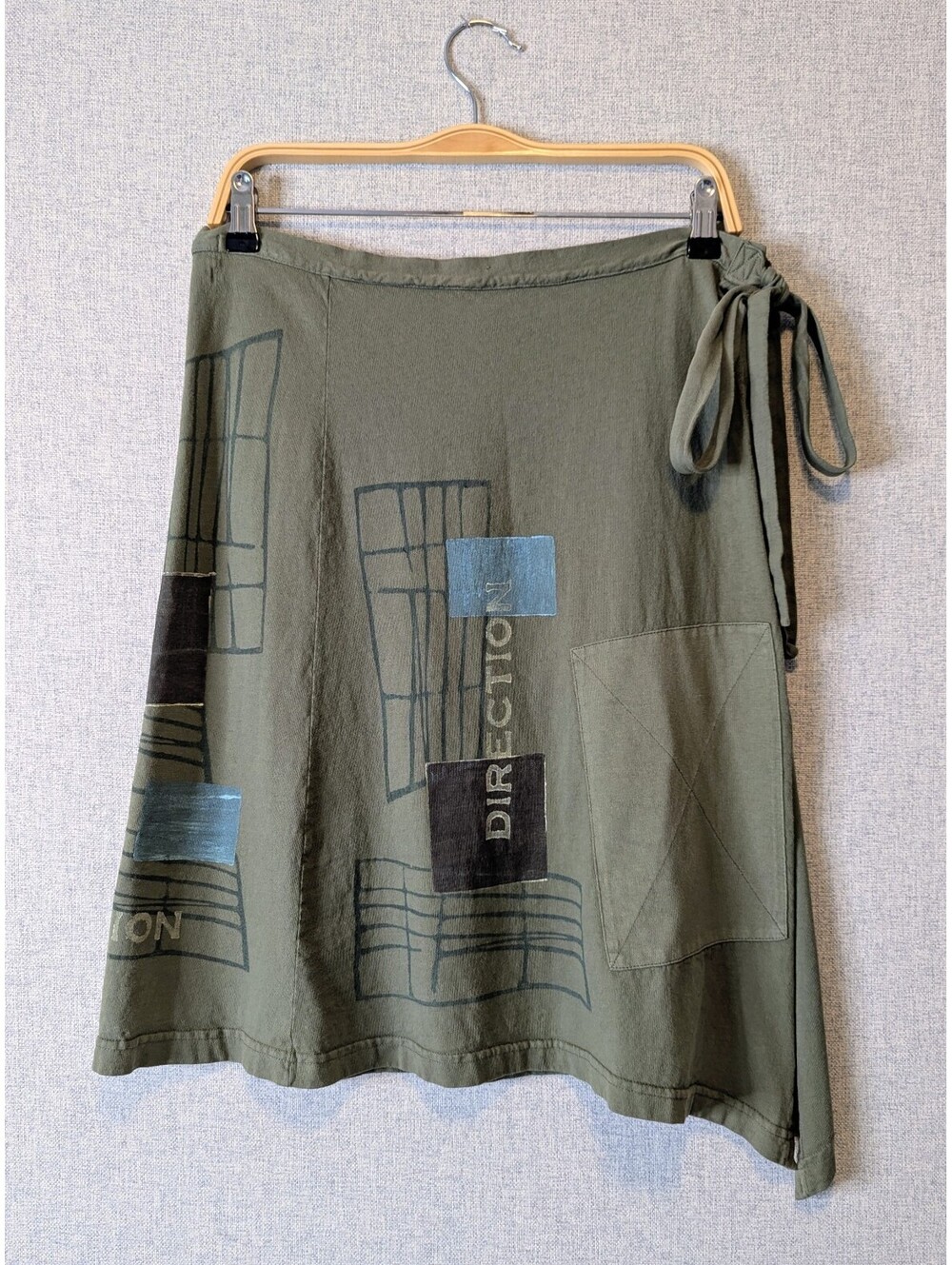 Vintage 90s Blue Fish abstract printed 'DIRECTION' wrap skirt